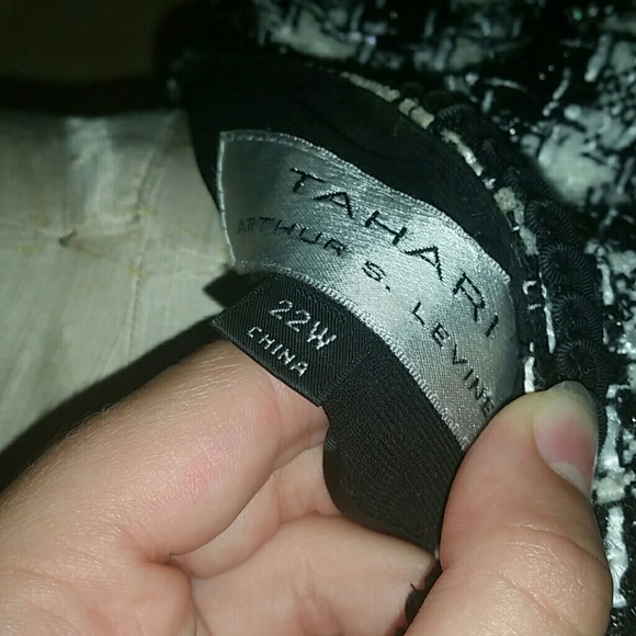 Tahari Jacket/Blazer - Picture 4 of 4